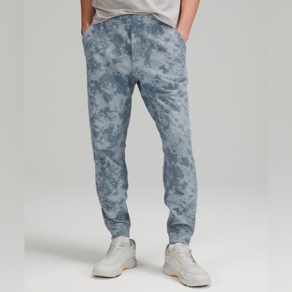 Lululemon City Sweat Jogger
DESIGNED FOR ON THE MOVE - Picture 1 of 10